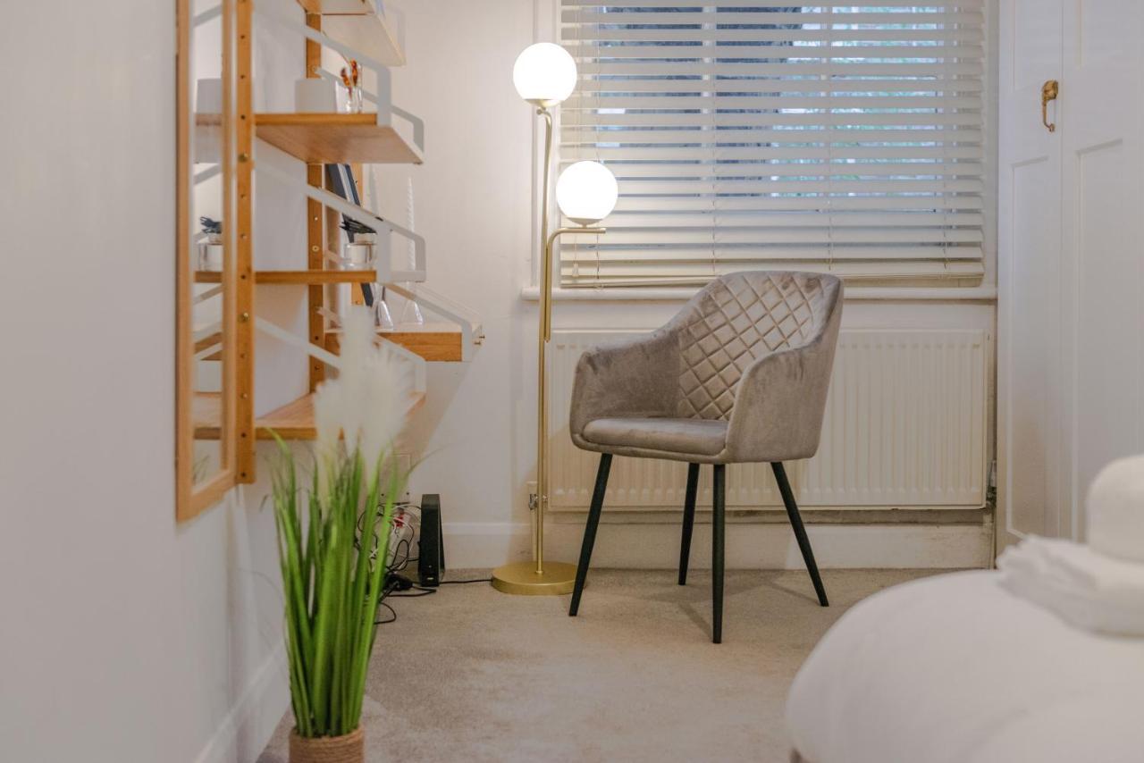Three-Bedroom Bliss In London Town Zewnętrze zdjęcie
