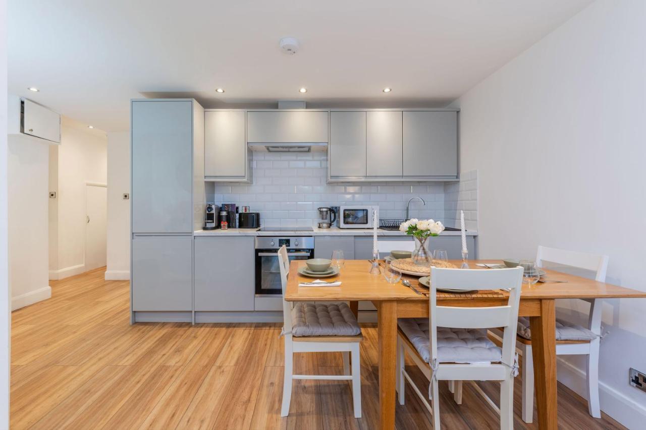 Three-Bedroom Bliss In London Town Zewnętrze zdjęcie