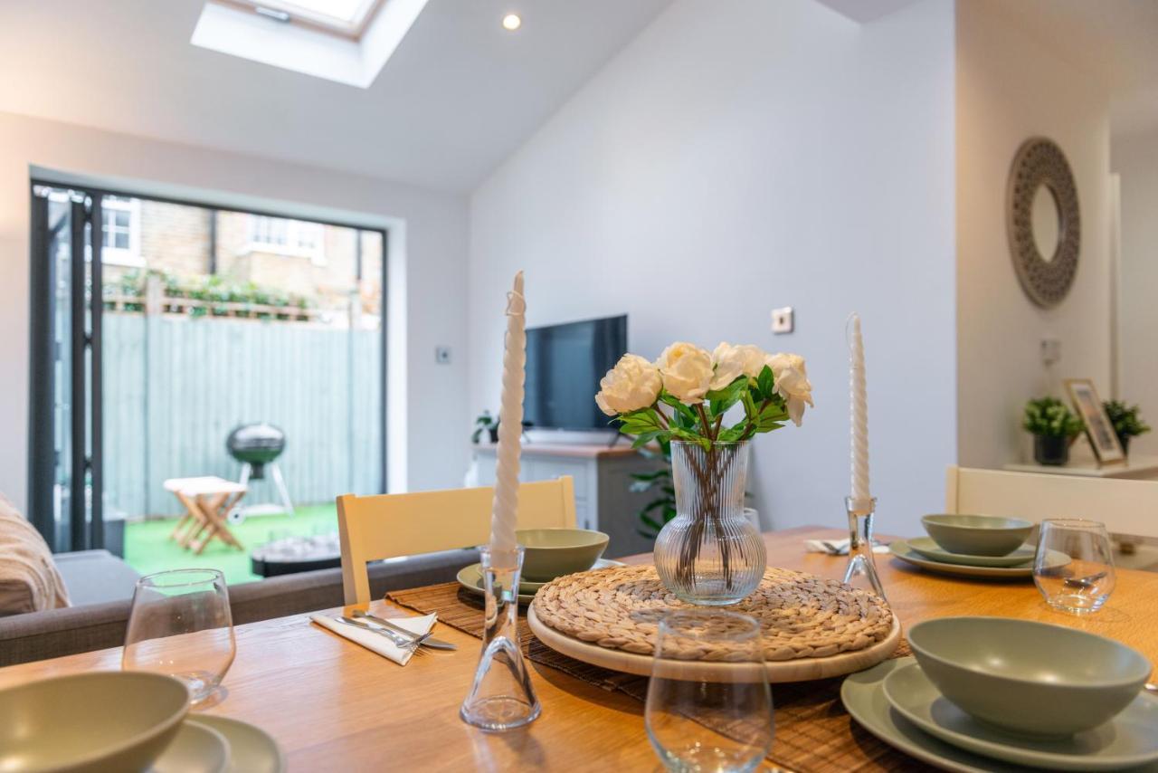 Three-Bedroom Bliss In London Town Zewnętrze zdjęcie