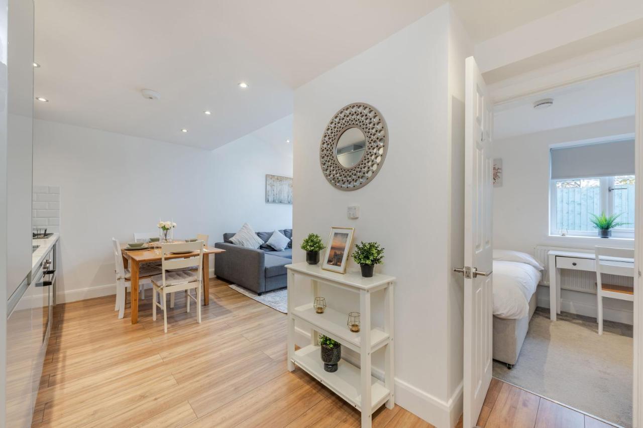 Three-Bedroom Bliss In London Town Zewnętrze zdjęcie