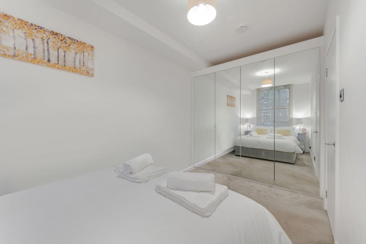 Three-Bedroom Bliss In London Town Zewnętrze zdjęcie