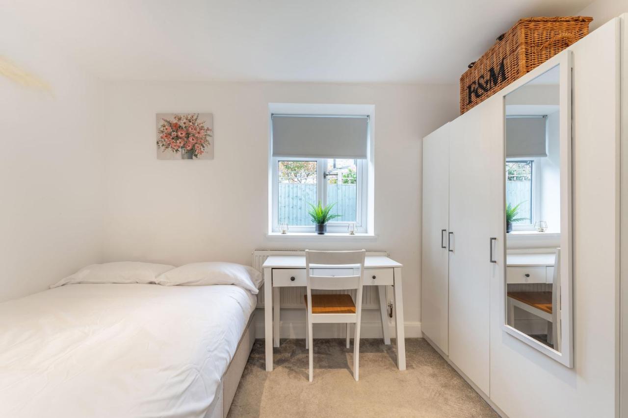 Three-Bedroom Bliss In London Town Zewnętrze zdjęcie